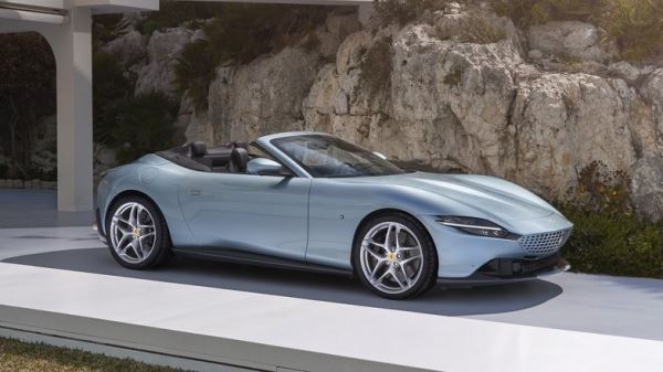 Ferrari показала доступный кабриолет — Roma Spider