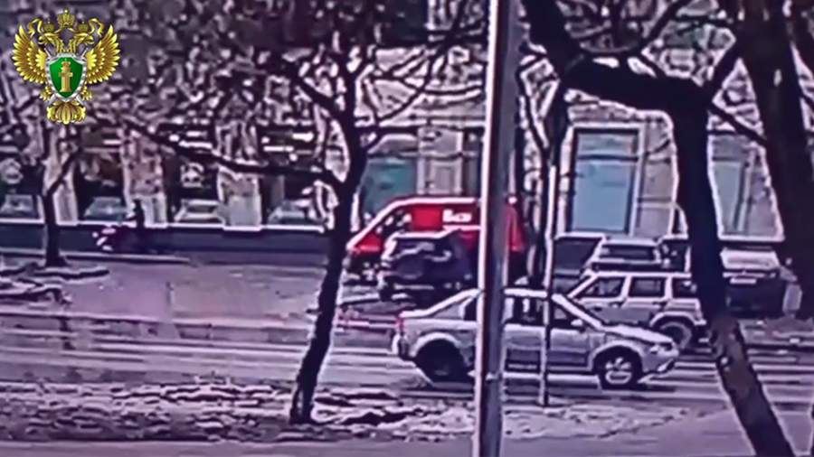 В Бибирево водитель фургона насмерть сбил мужчину на тротуаре<br />
