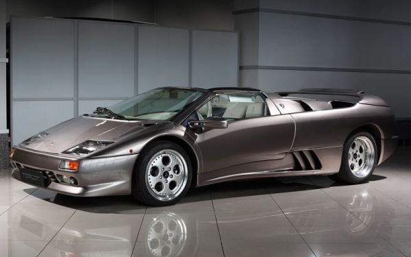 В России за 35 млн рублей выставили на продажу 27-летний Lamborghini Diablo