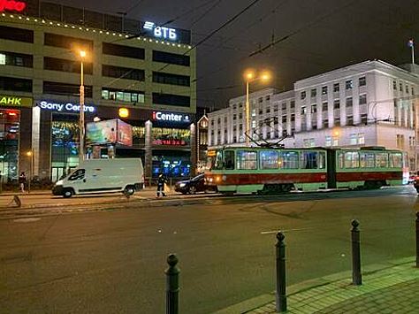В Калининграде на пл. Победы из-за аварии встали трамваи