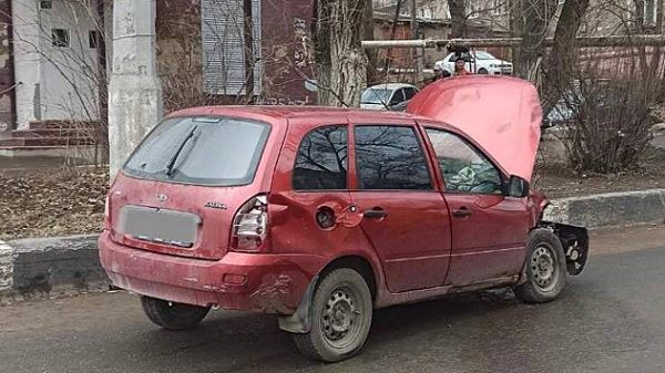 Водитель «Калины» попал в больницу после ДТП с иномаркой на Ломоносова